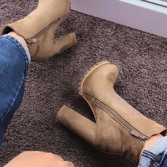 Fashion Nova Shoes - *Like New* High Heeled Beige Boot Platforms (Size 7)